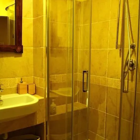 Alle Mura Casa Torre 2 Notti Min Daire *
