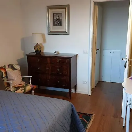 Daire Alle Mura Casa Torre 2 Notti Min Montepulciano Stazione