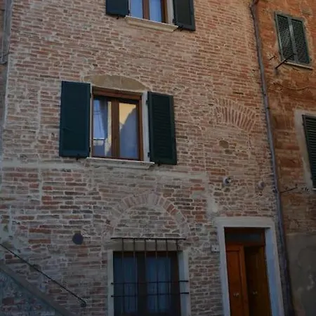 Alle Mura Casa Torre 2 Notti Min * Montepulciano Stazione