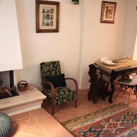 Alle Mura Casa Torre 2 Notti Min Montepulciano Stazione